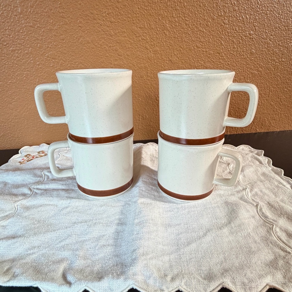 Woodhaven Collection Stoneware Mugs Set of 4 Cream Brown Speckled Japan Vintage